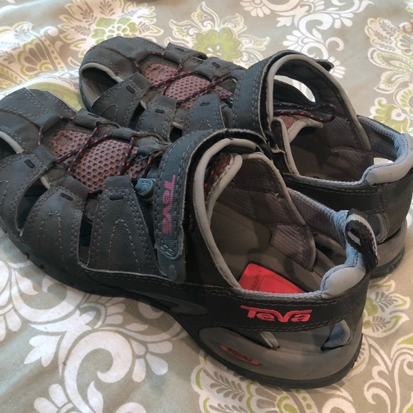 Tevas - Picture 2 of 2